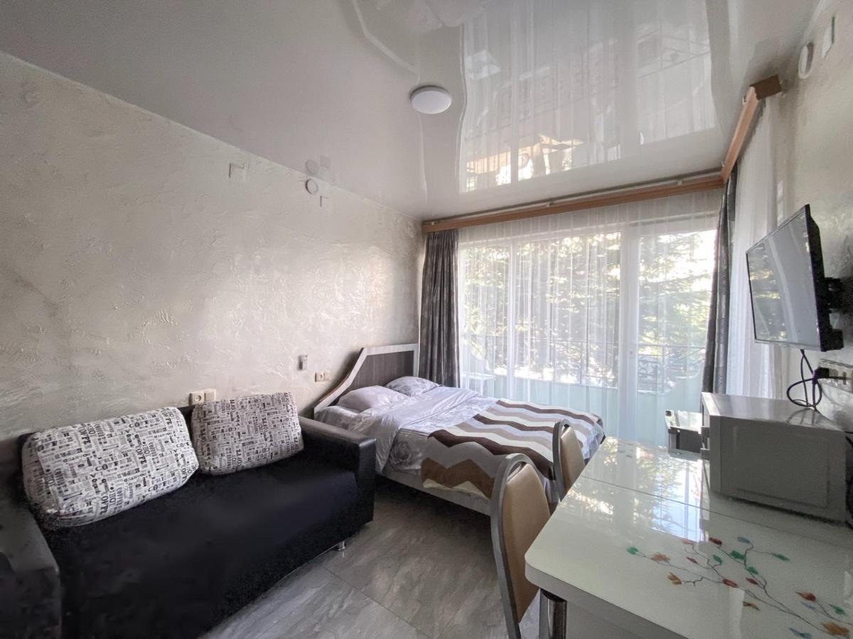Apartment Studio Maksim Batumi Exteriör bild